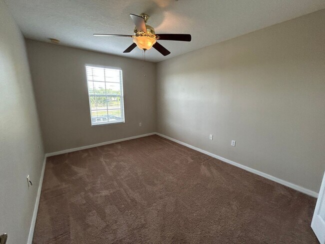 Building Photo - 458 Tradition Ln