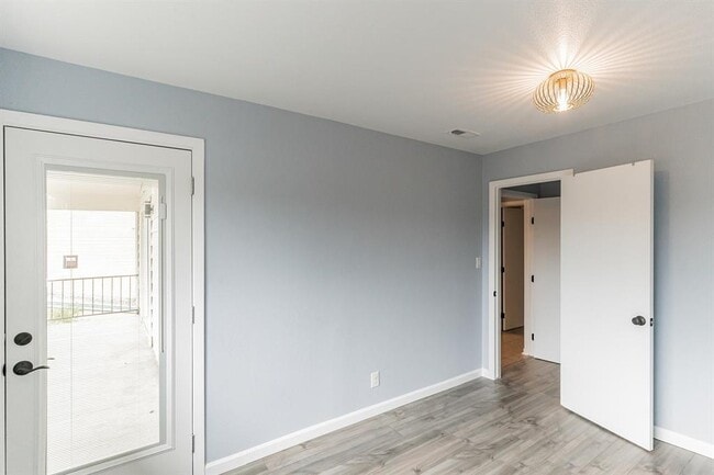 Building Photo - 807 Azie Morton Rd