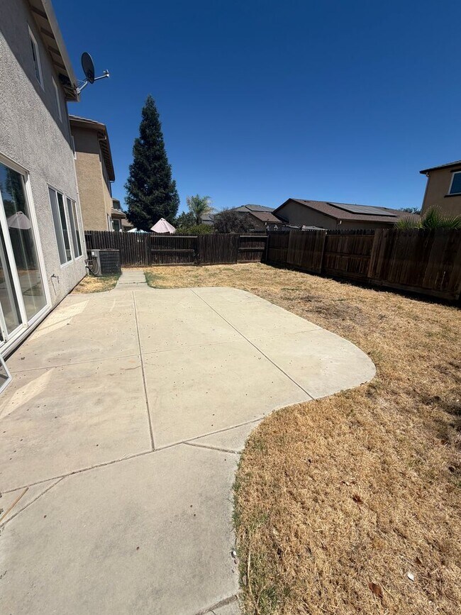Building Photo - 702 Chandon Dr