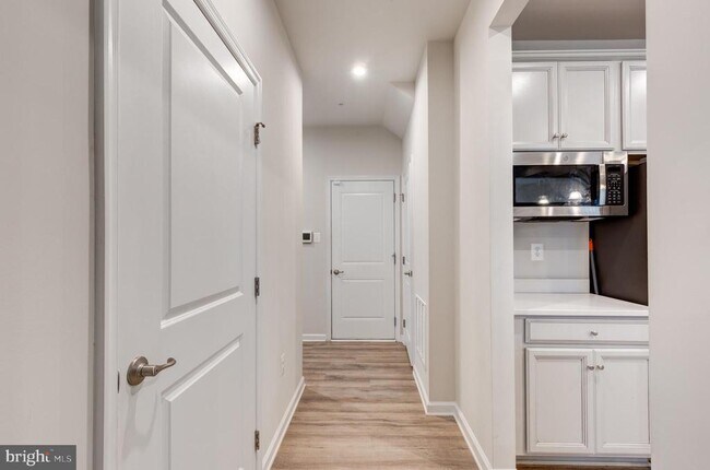 Building Photo - 112 Sherman Wy