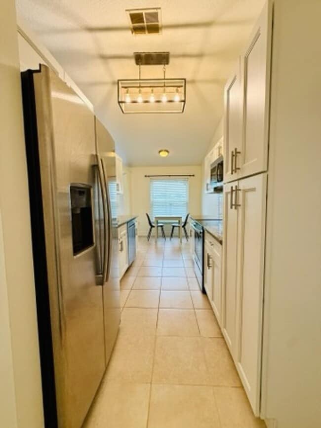 Building Photo - Kissimmee - 3 Bedroom, 2 Bathroom - $2,295.00