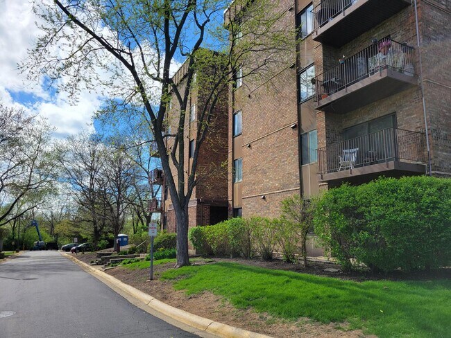 Building Photo - 420 Walnut Creek Rd