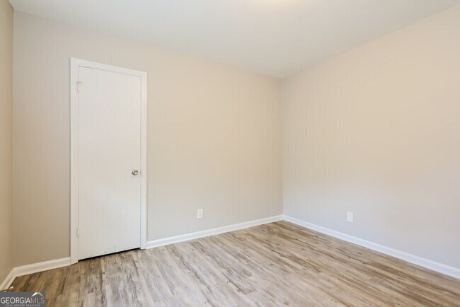 Building Photo - 8974 Sterling Ridge Ln