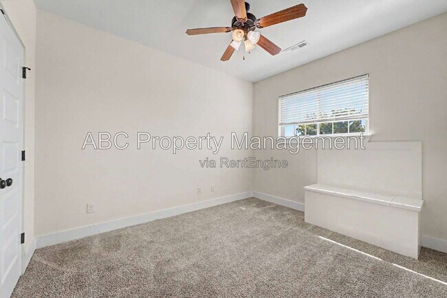 Building Photo - 3110 SW Riverstone Ave