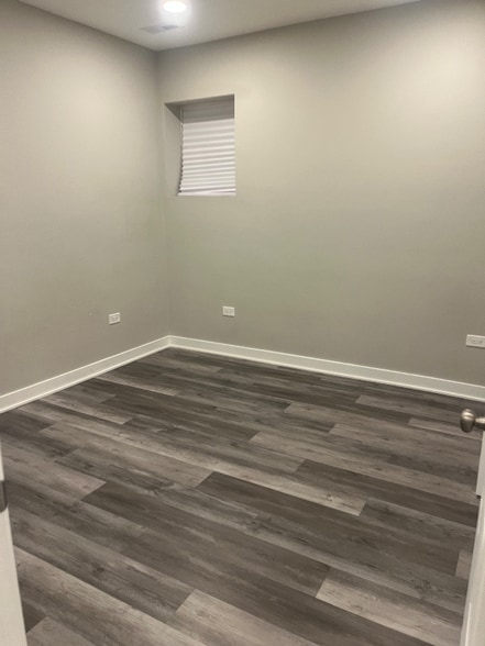 Building Photo - 8106 S Langley Ave