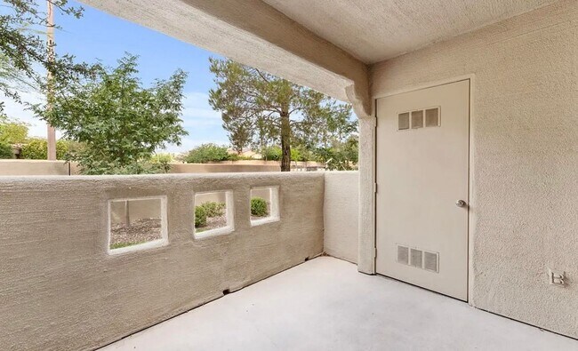 Building Photo - Beautiful First-Floor Summerlin Condo in La Posada – 2 Bed, 2 Bath with Private Patio