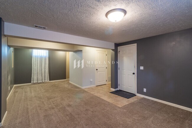 Building Photo - Updated Home in Olde Towne Bellevue