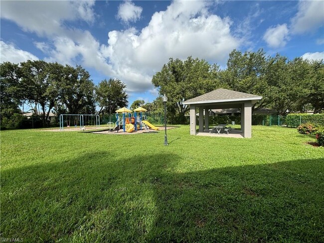 Building Photo - 9200 Middle Oak Dr