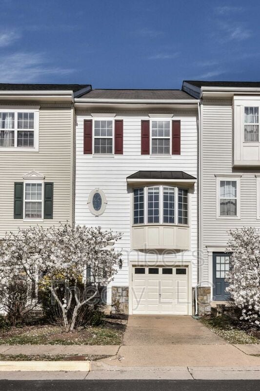 Building Photo - 2017 Capstone Cir