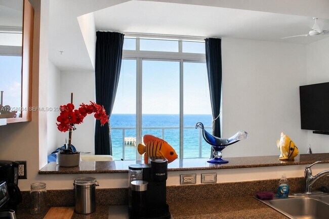 Building Photo - 16699 Collins Ave