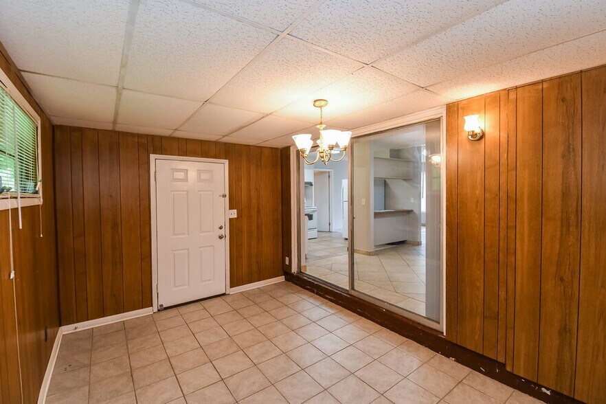 Building Photo - 7839 Lemans Dr