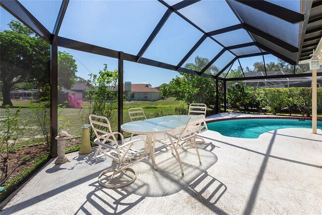 Building Photo - 4527 Hamlets Grv Dr