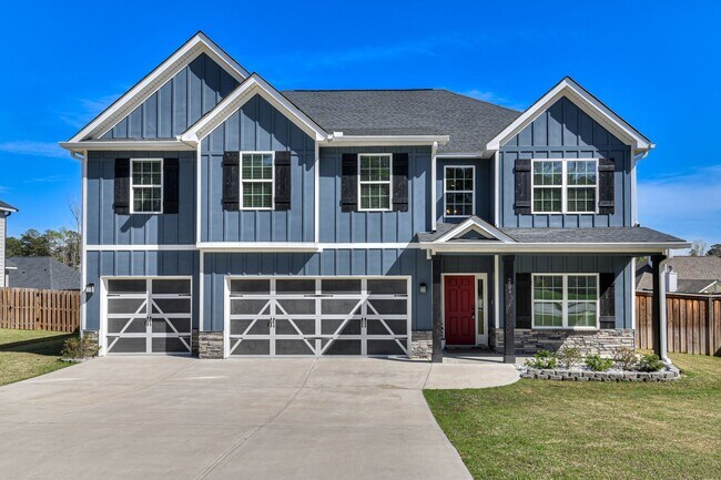 Building Photo - Two Story home in Quaker Knoll! Ready now !
