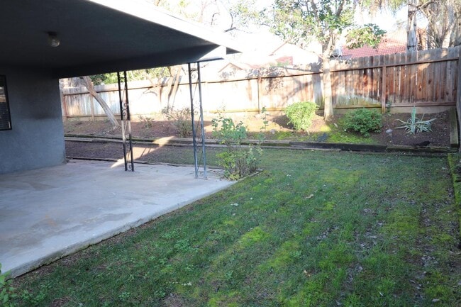 Building Photo - 9388 N Archie Ave