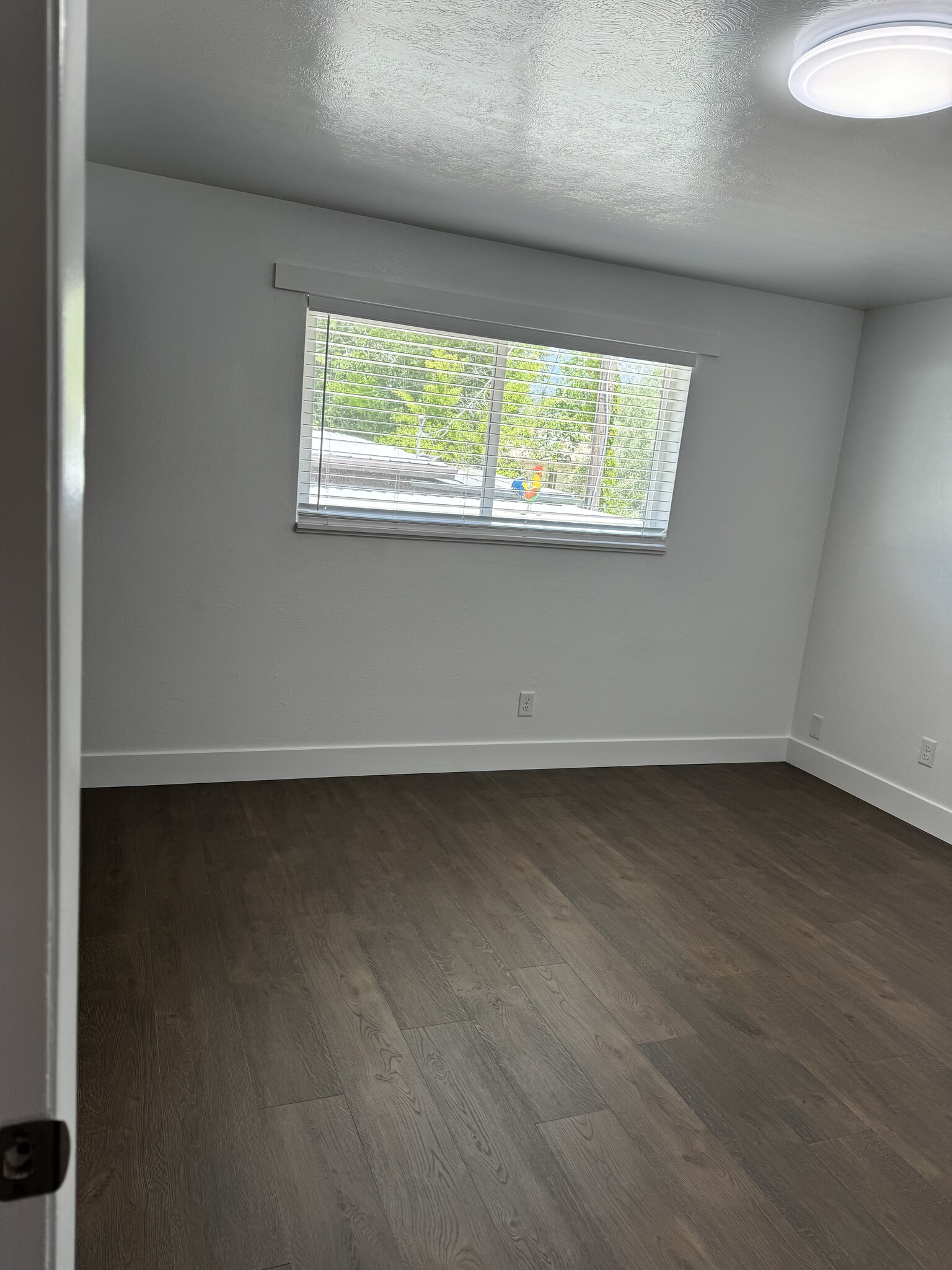 Building Photo - 78 W 990 S