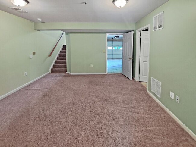 Building Photo - Charming 3-Level Brick Townhome in Waldorf...