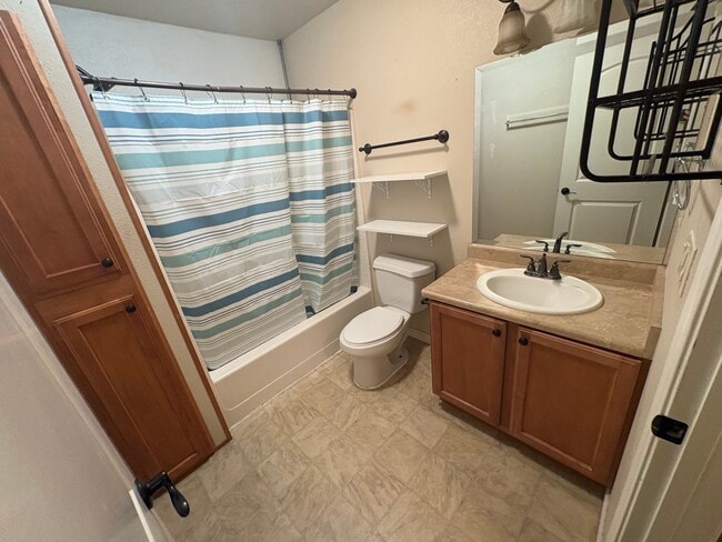 Building Photo - Brokeoffmtn19745/19747