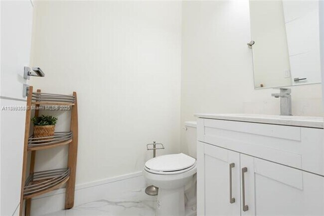 Building Photo - 17320 SW 92nd Ct