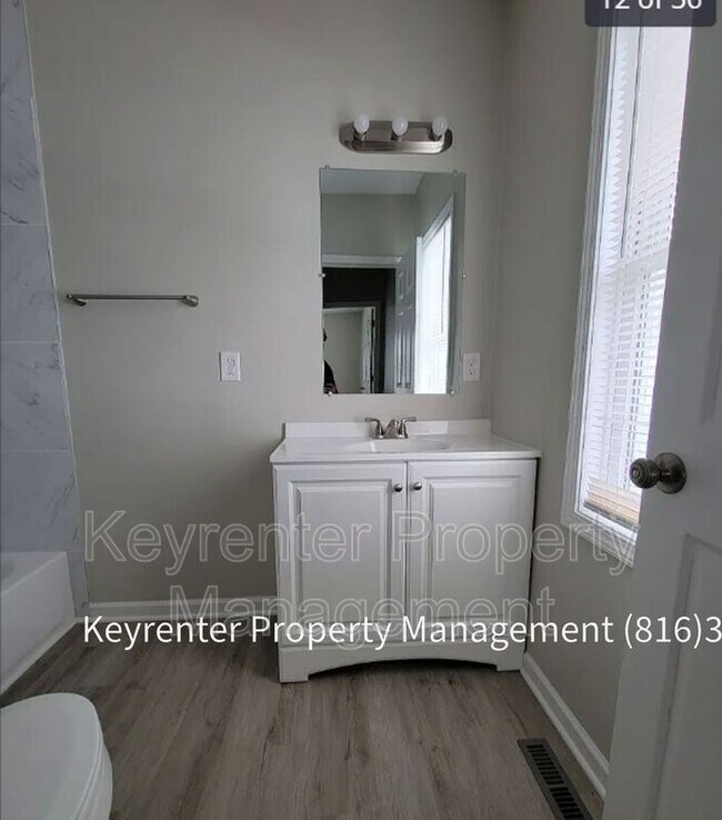 Building Photo - 142 N Bellaire Ave