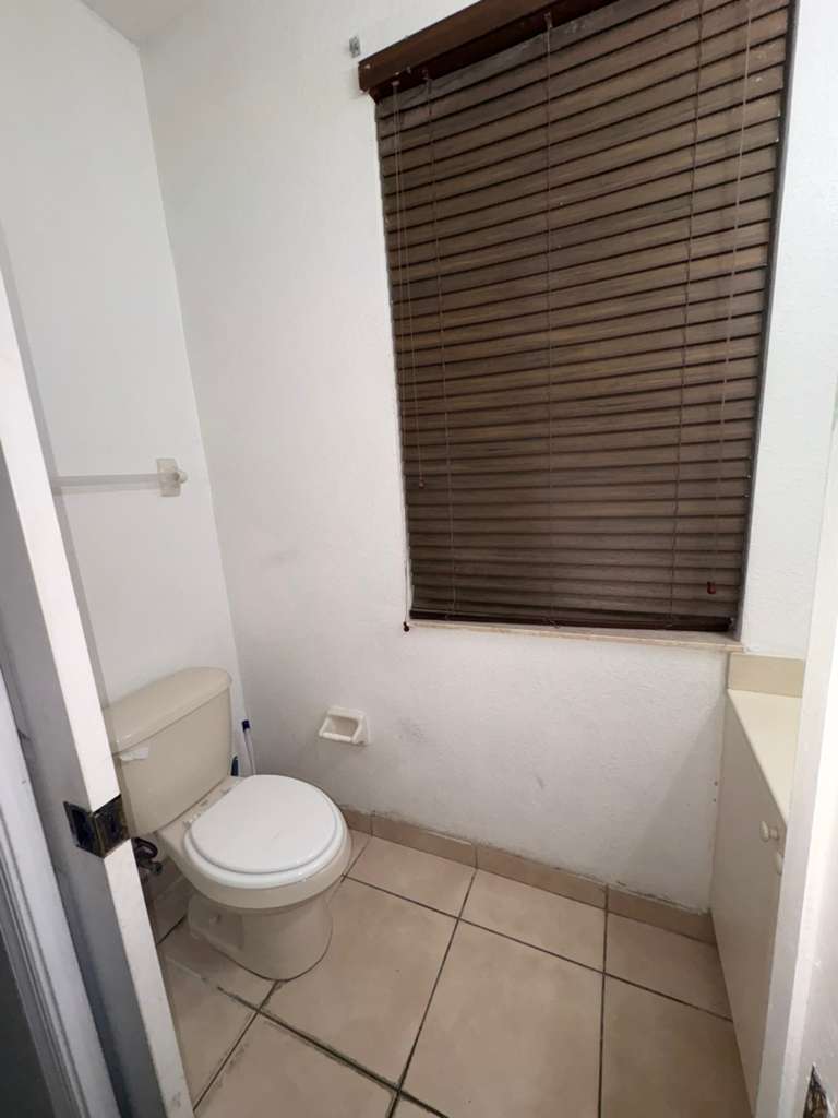 Building Photo - 2819 SE 15th Rd