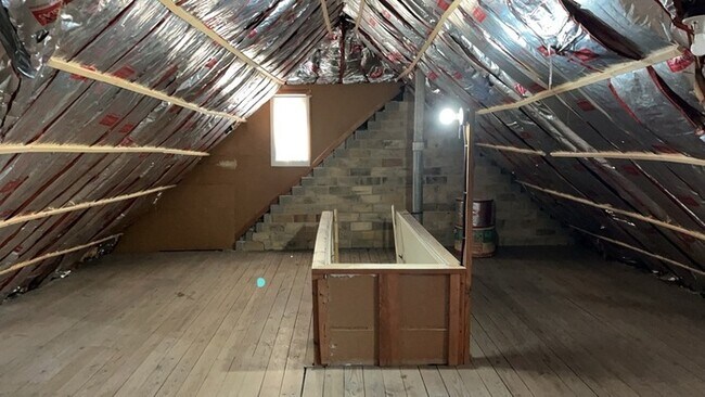 Building Photo - 1076 Sherwood Dr