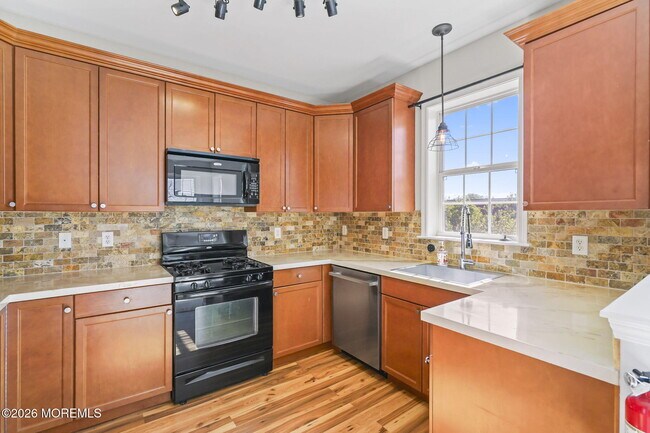 Building Photo - 327 Mill Pond Wy