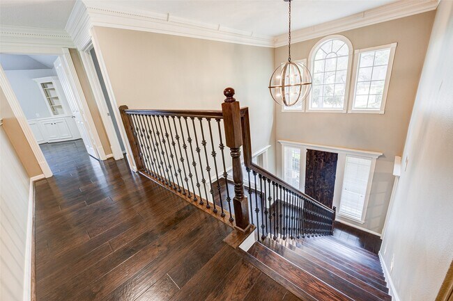 Building Photo - 11 E Wedgemere Cir