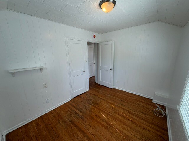 Building Photo - 639 Emerson St NE