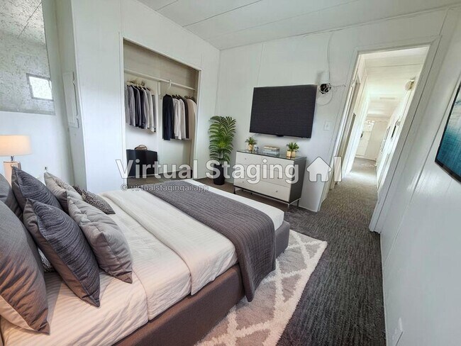 Building Photo - 3601 E Wyoming Ave