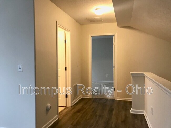Building Photo - 2844 Hillstone St