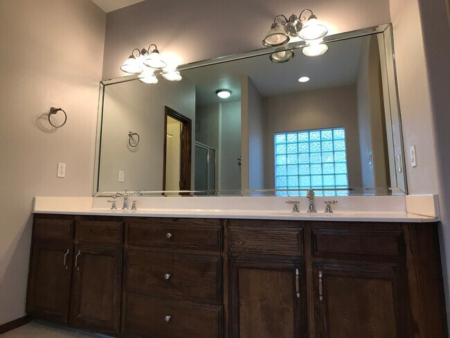 Building Photo - 3Bed/2.5Bath Edinburg TX Home For Rent ( Oakland Village )