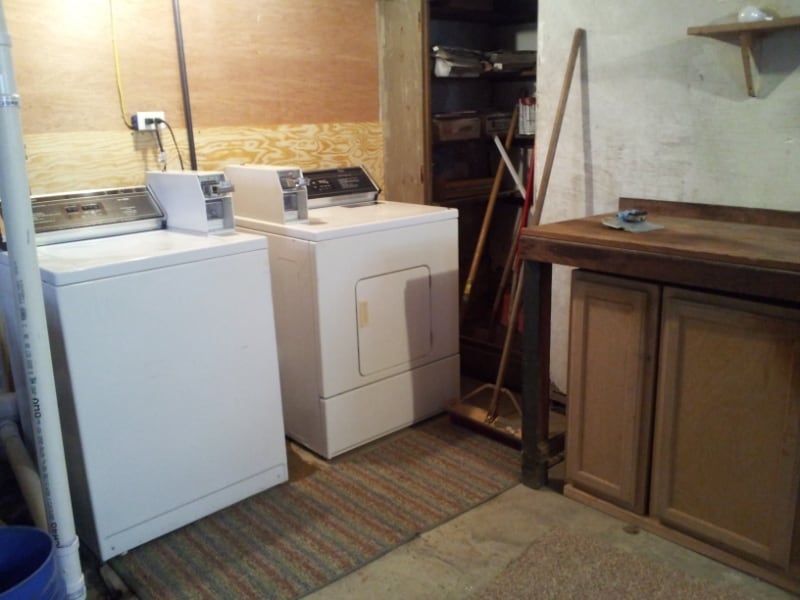 Building Photo - 431 E Walnut Ln