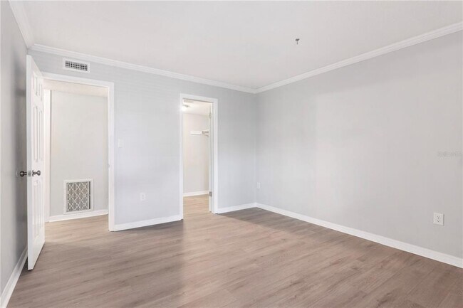 Building Photo - 2302 S Manhattan Ave