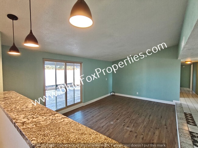 Building Photo - 3310 W Calle Toronja