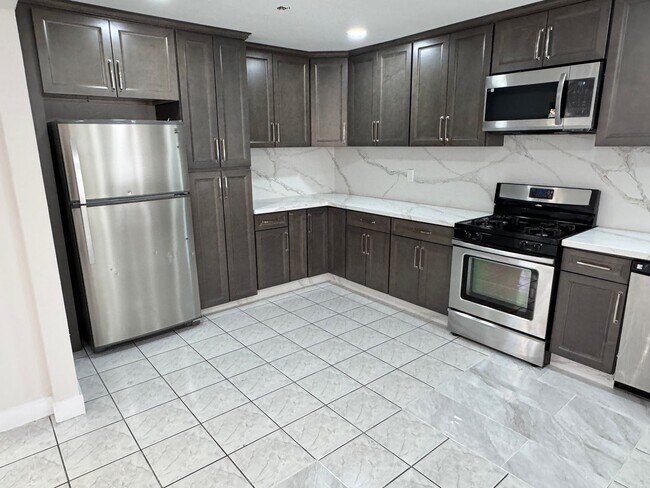 Building Photo - Beautiful 4 Bedroom in Rancho San Diego