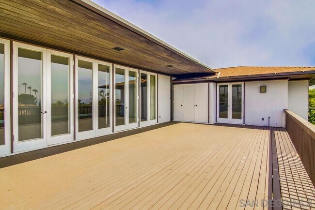 Building Photo - 631 San Gorgonio St