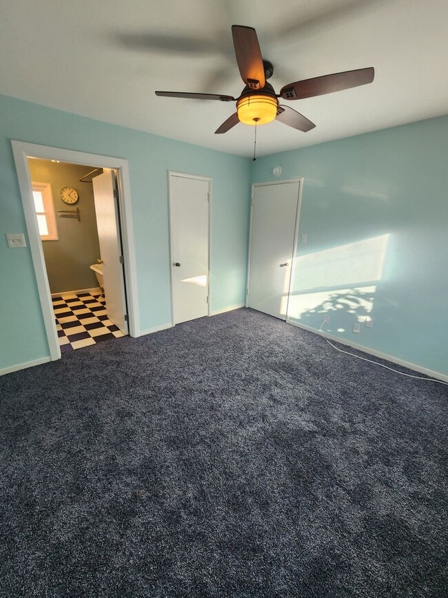 Building Photo - Retro Style Beach Apartment- Water Included!