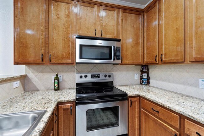 Building Photo - 2101 Town Centre Dr