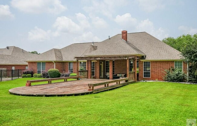 Building Photo - Beautiful, Spacious 4 bedroom Home for Rent!