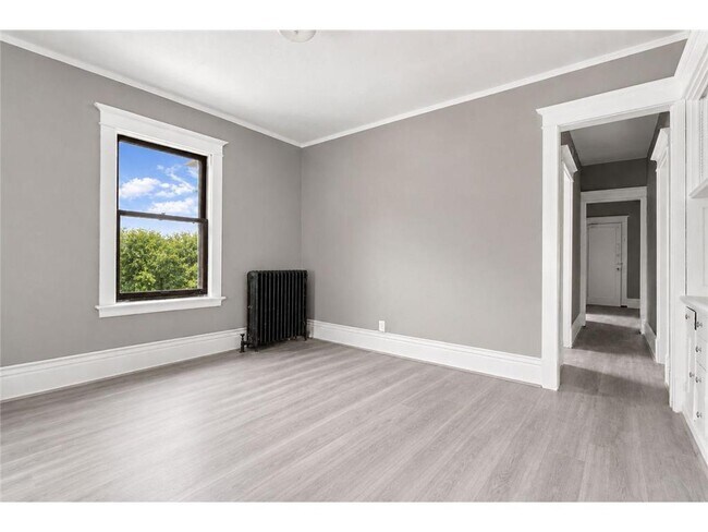 Building Photo - 2401 Harriet Ave