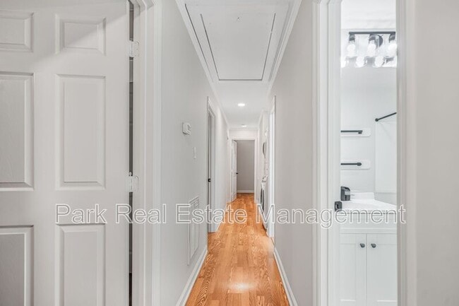 Building Photo - 221 Howell St