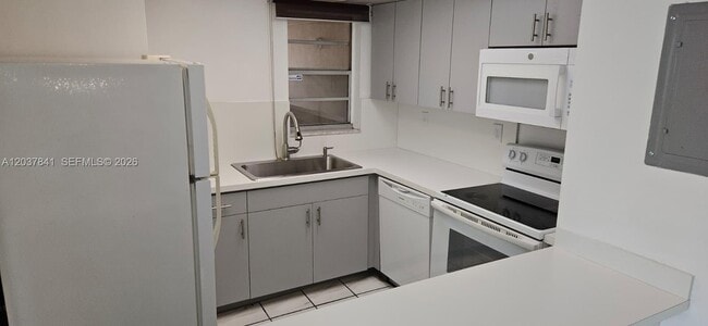 Building Photo - 820 NW 87th Ave