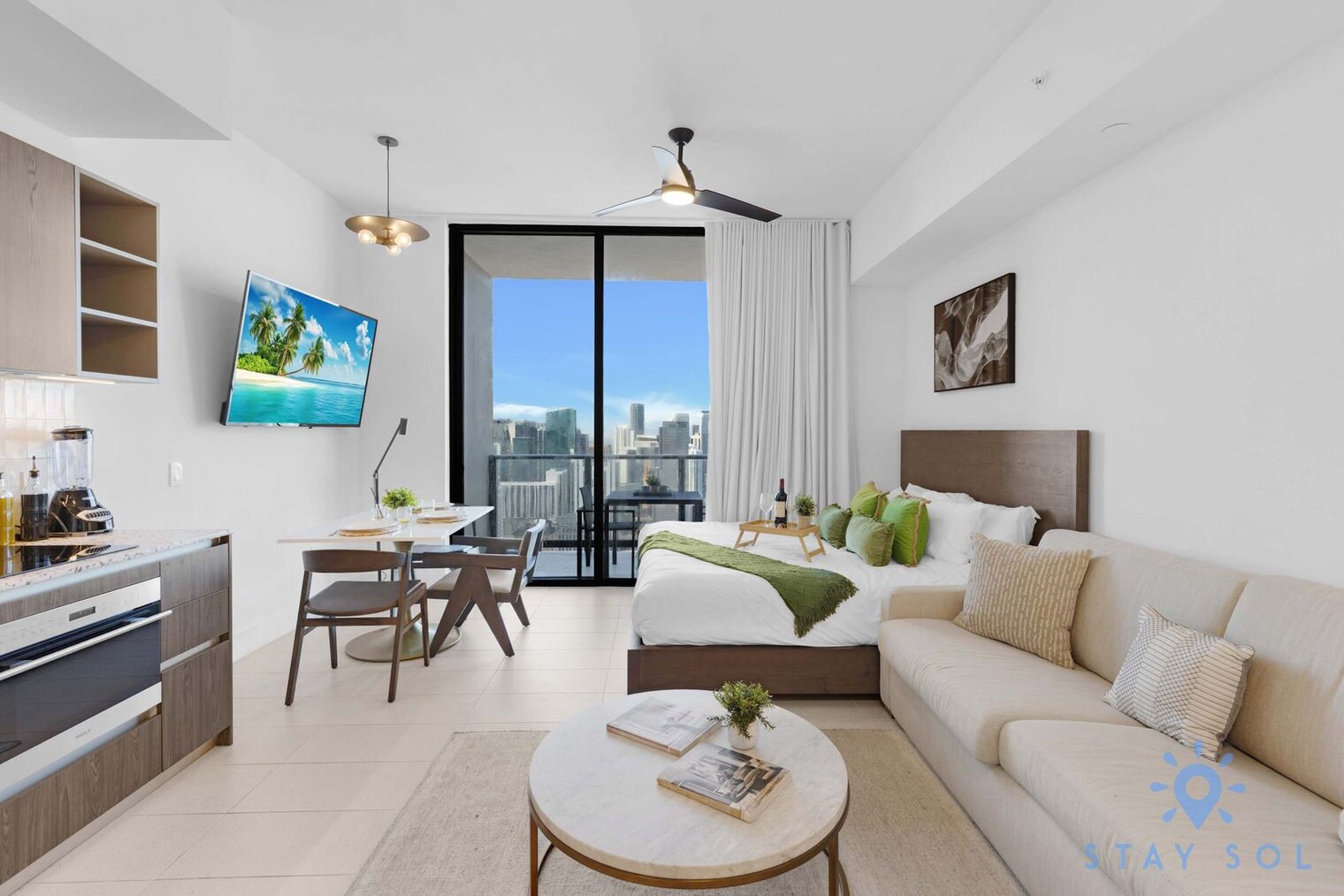 Building Photo - 601 NE 1st Ave