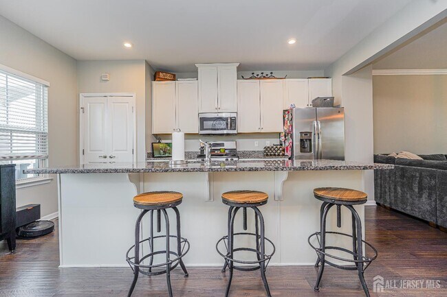 Building Photo - 606 Bayside Ct