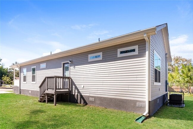 Building Photo - 509 60th Ave Dr W