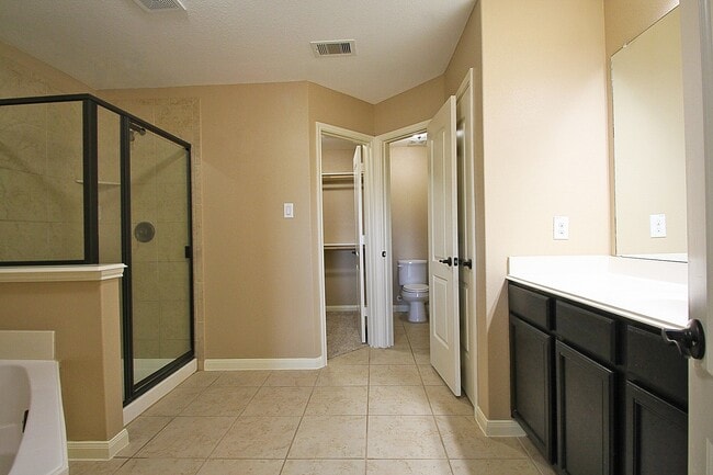 Building Photo - 20622 Stout Dr
