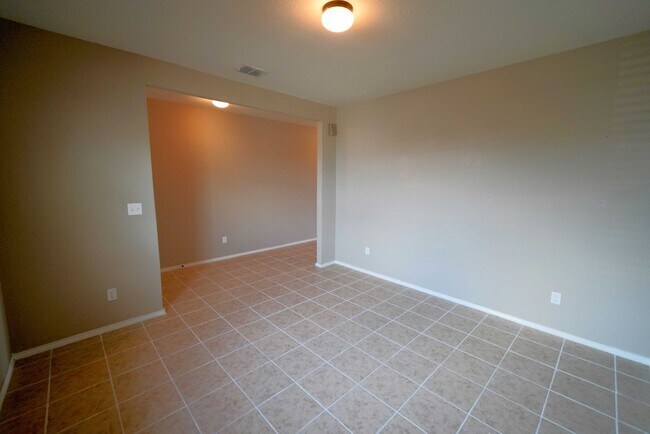 Building Photo - 3730 Acorn Pl