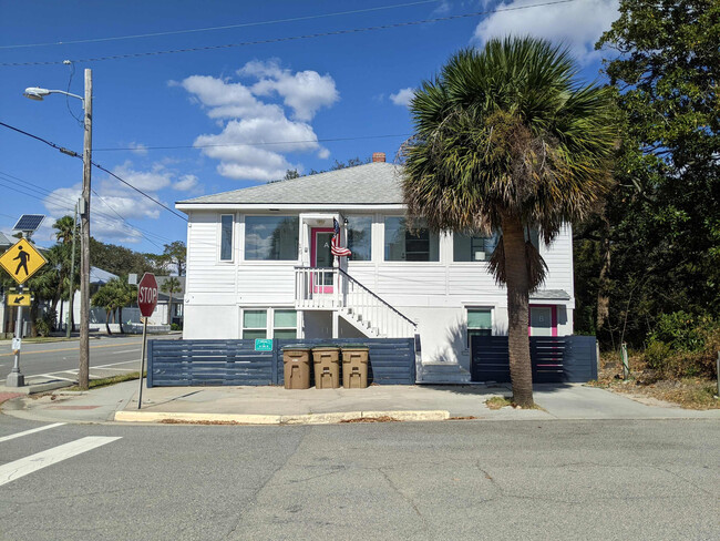 Building Photo - 16 13th St