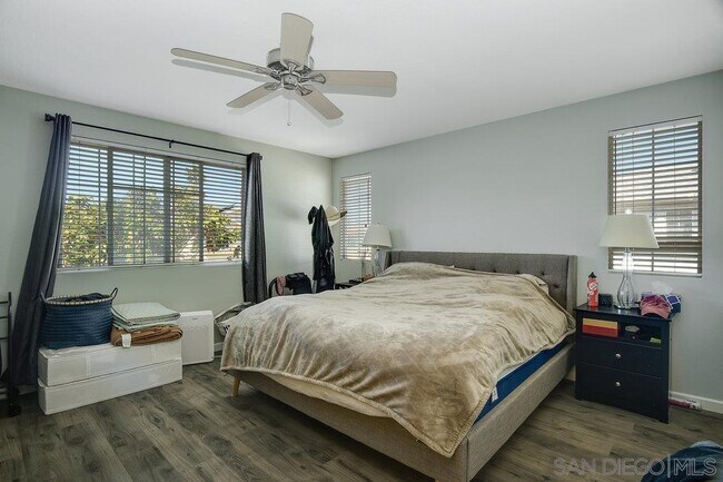 Building Photo - 2811 W Canyon Ave.