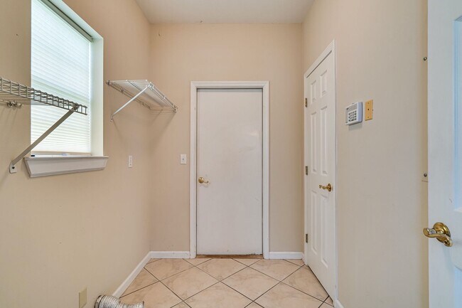 Building Photo - 3822 Indigo Cir